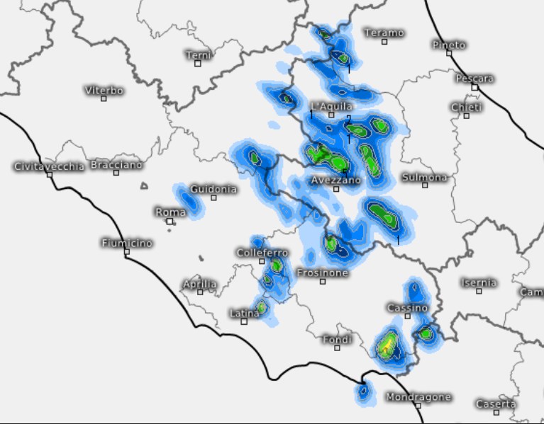 Temporali di lunedì pomeriggio sul centro Italia, modello Armonie su base grafica Meteologix