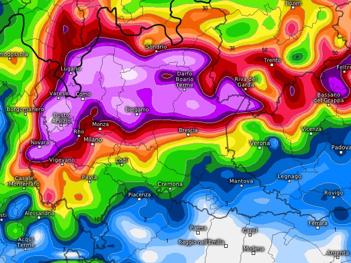 modello ACCESS che riassume con una scala di colori (in viola gli accumuli più abbondanti) le precipitazioni attese per venerdì 21 agosto su base grafica Meteologix