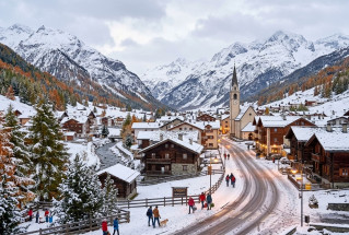 Prima neve nelle Alpi.